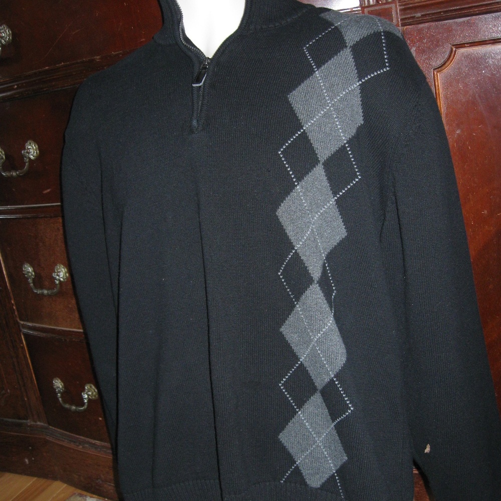 OSCAR DE LA RENTA MEN'S BLACK/GRAY ARGYLE SWEATER - Picture 2 of 8